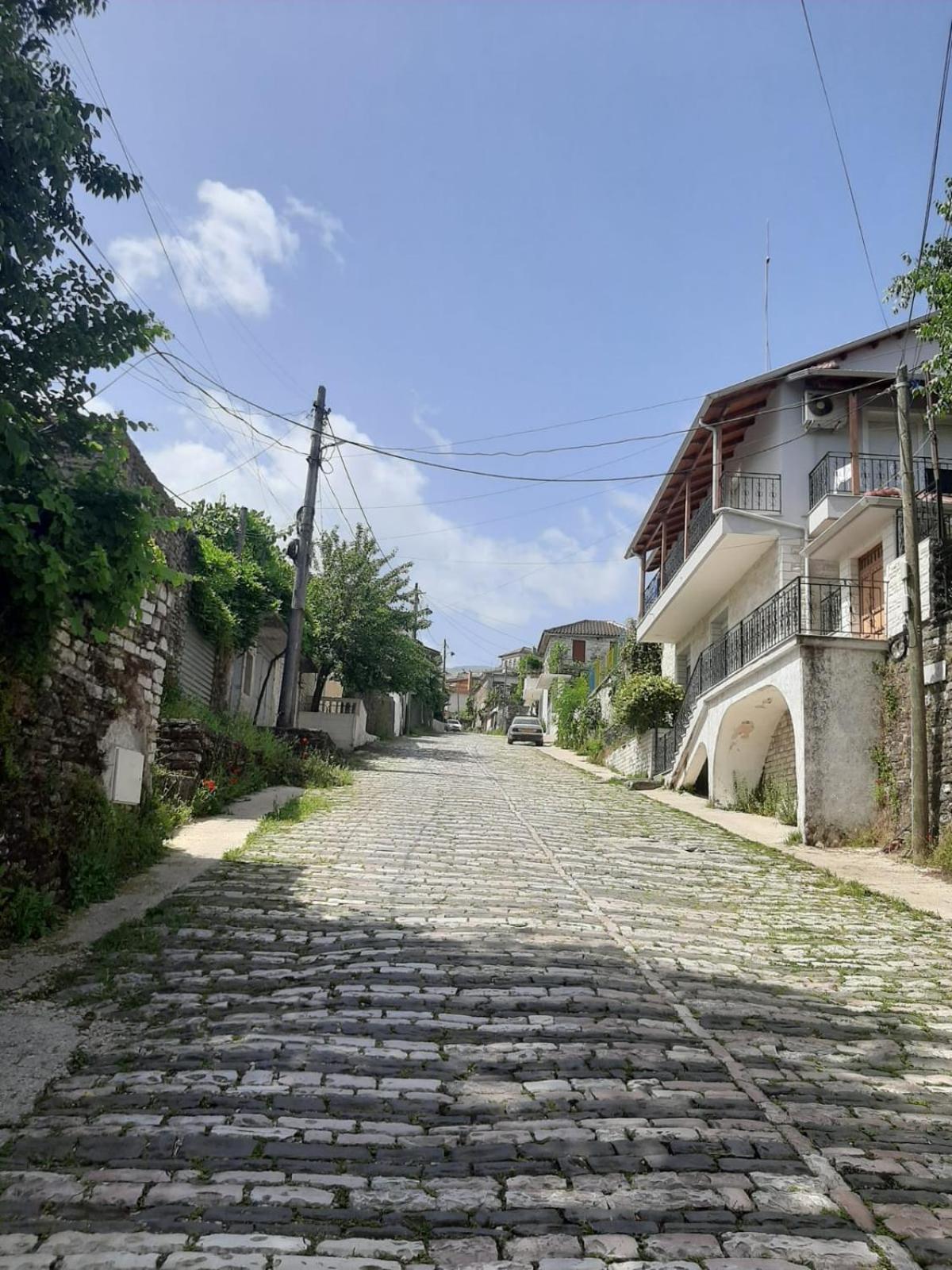 Sofia'S Modern Apartment Gjirokastër Exterior foto